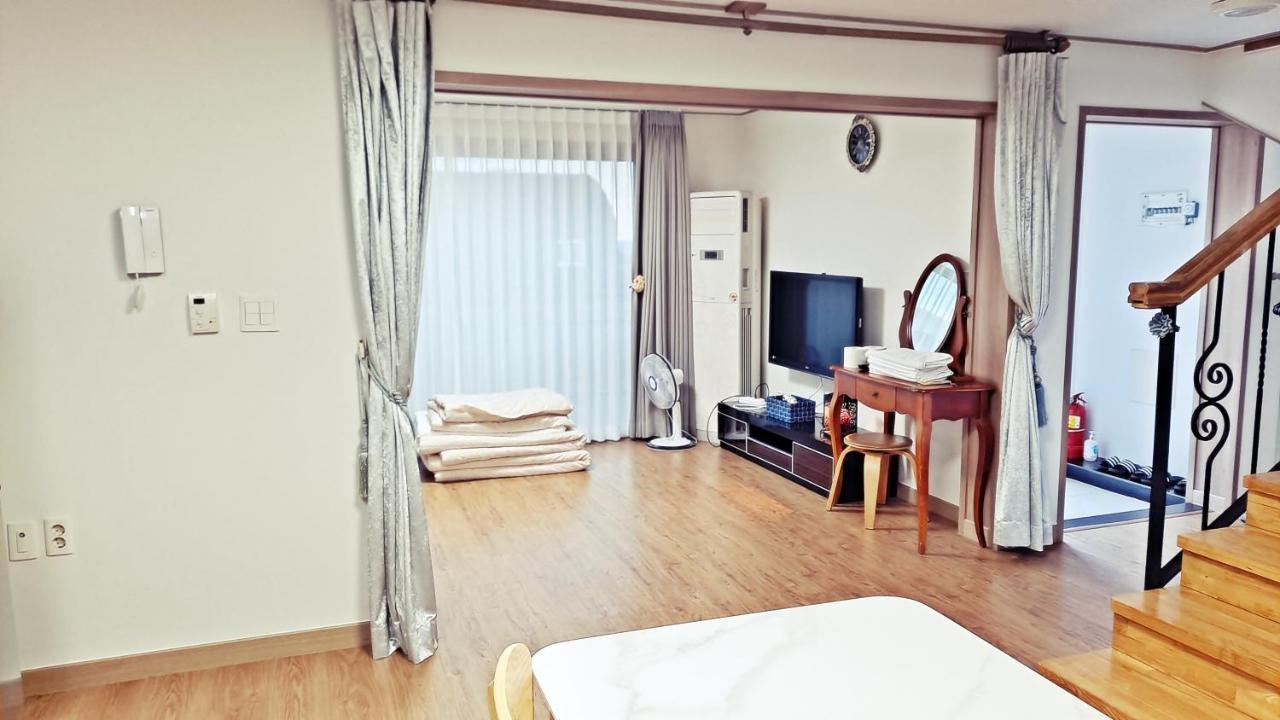 Jeju Gillime Pension Exterior photo